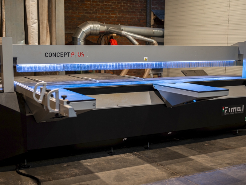 Menuiserie BL Wood machine découpe bois et panneaux